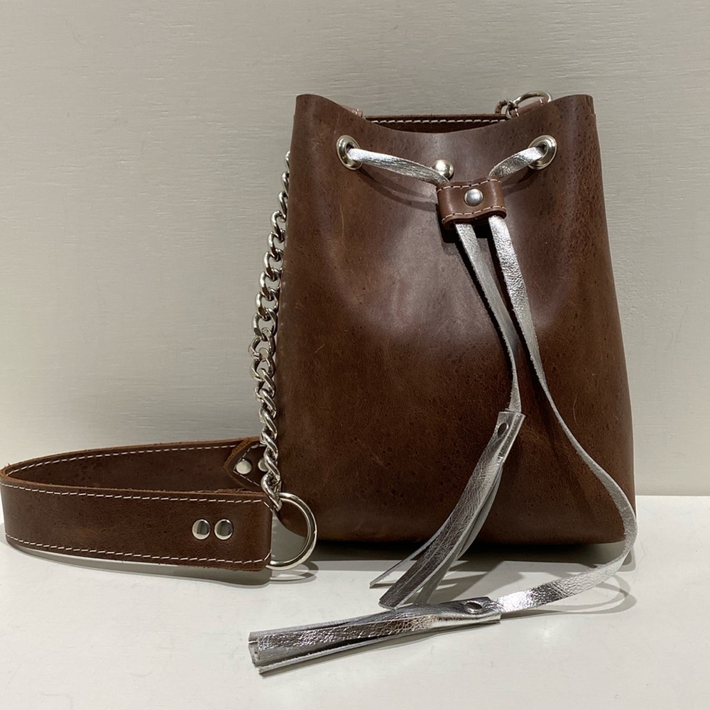 ELIA DE LEON Small Brown Leather Drawstring Shoulder Bag